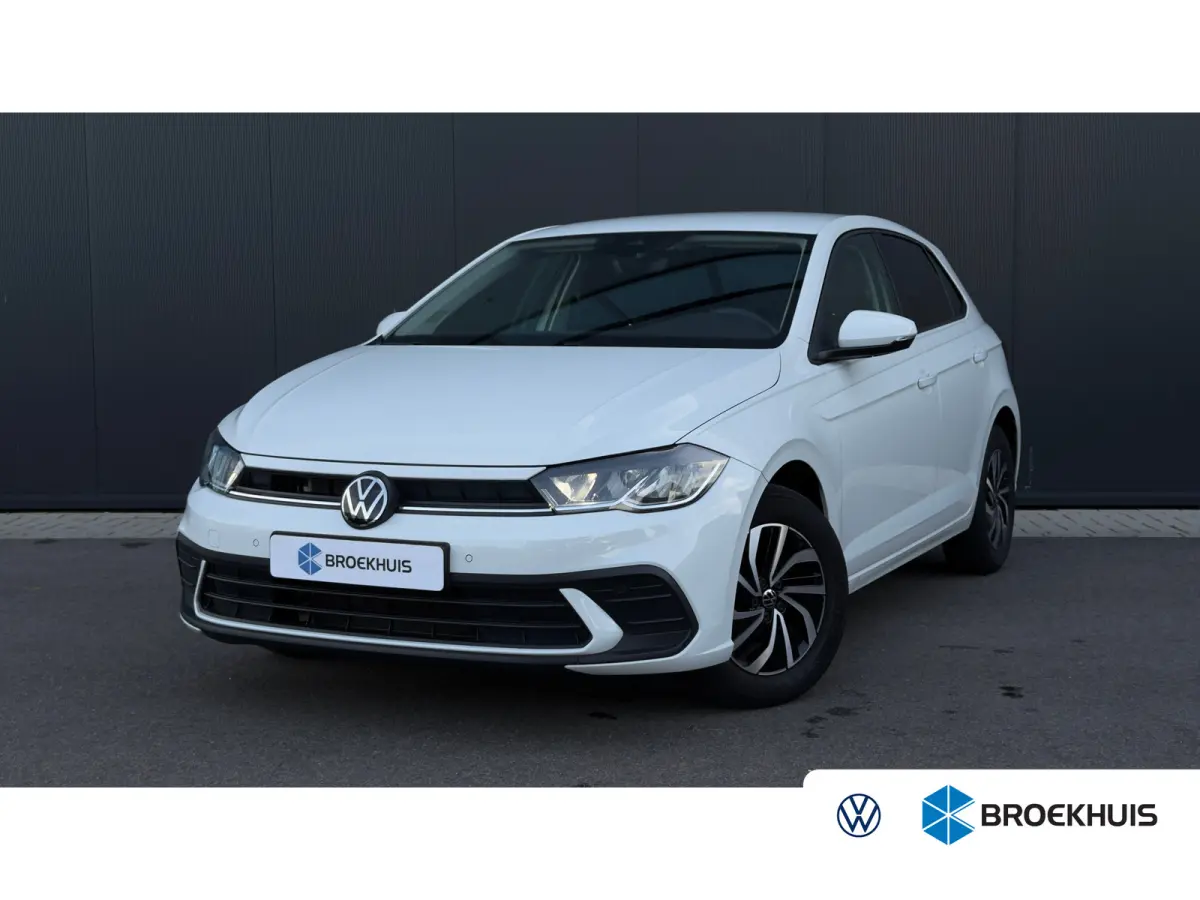 95pk 1.0 TSI Life Edition | Achteruitrijcamera | Climate Control | Adaptive Cruise | Keyless | 15" |