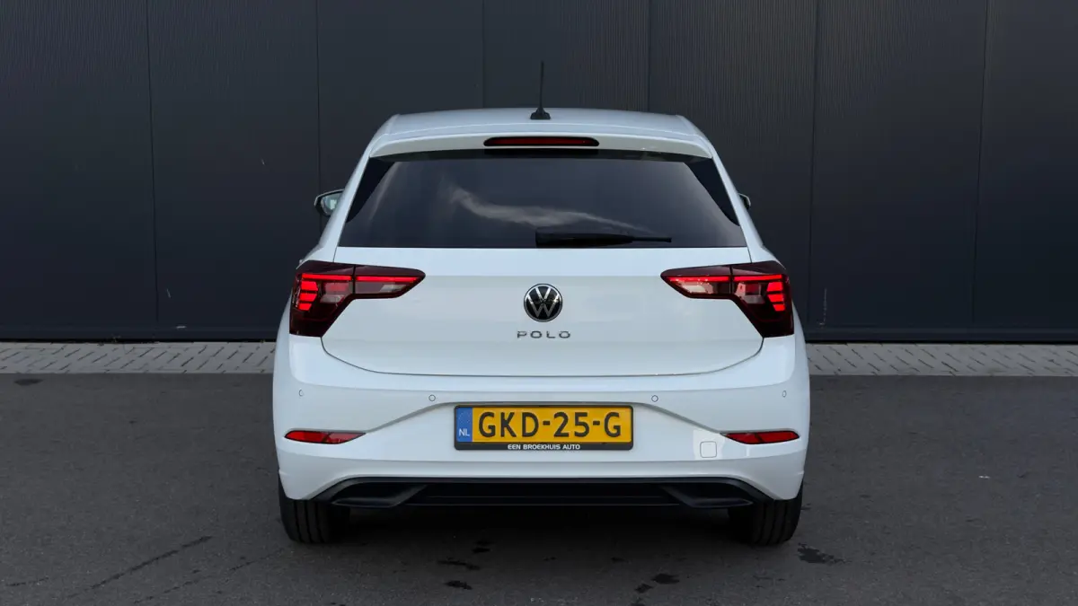 95pk 1.0 TSI Life Edition | Achteruitrijcamera | Climate Control | Adaptive Cruise | Keyless | 15" |
