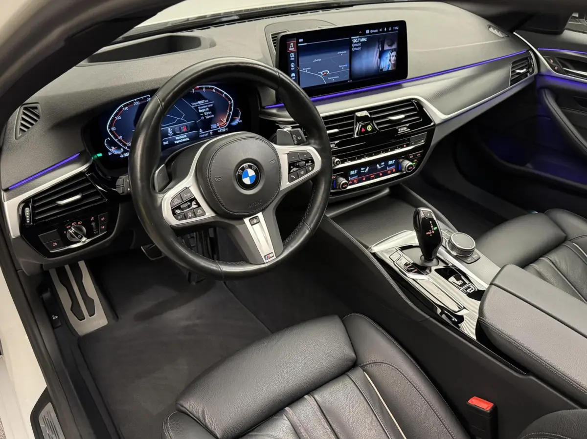 530i LCI M Sport/ Pano/ Camera/ HUD/ ACC/ Led/ Stuurverwarming