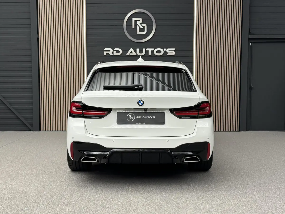 530i LCI M Sport/ Pano/ Camera/ HUD/ ACC/ Led/ Stuurverwarming