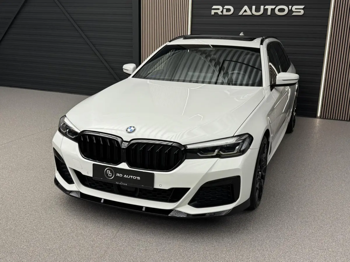 530i LCI M Sport/ Pano/ Camera/ HUD/ ACC/ Led/ Stuurverwarming