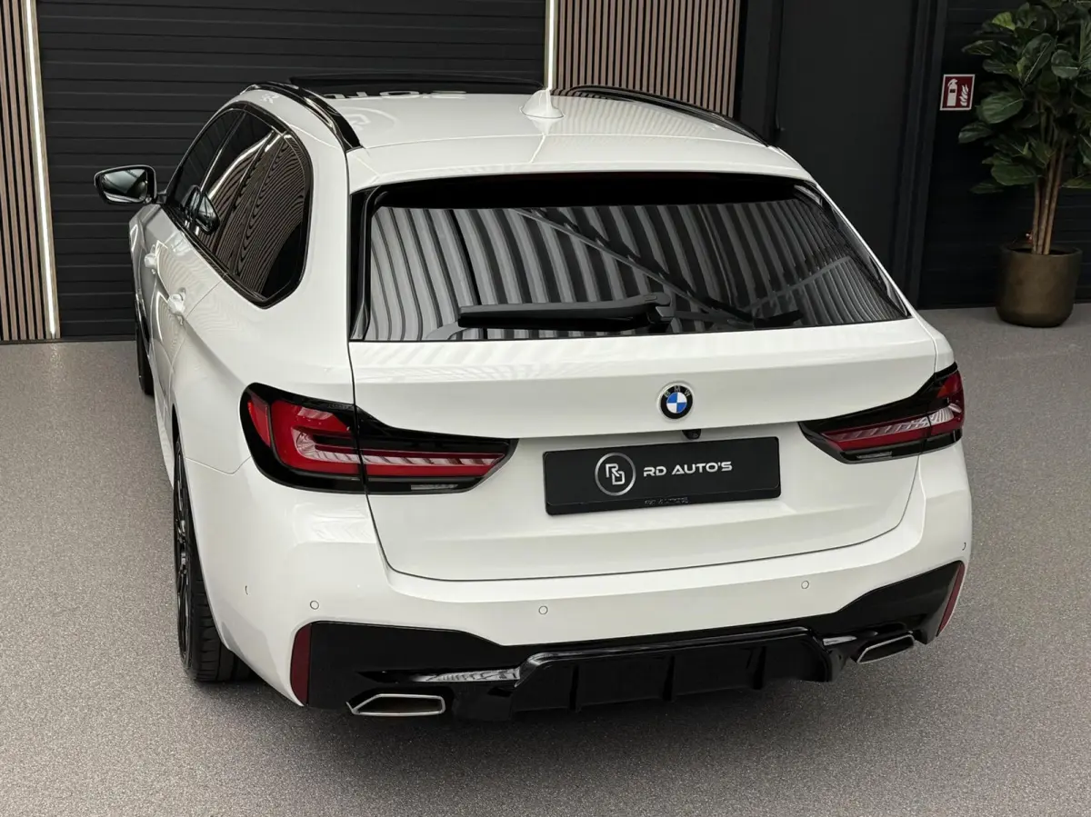 530i LCI M Sport/ Pano/ Camera/ HUD/ ACC/ Led/ Stuurverwarming