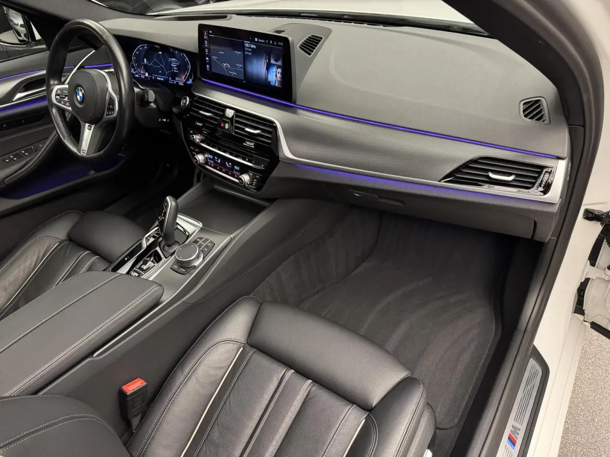 530i LCI M Sport/ Pano/ Camera/ HUD/ ACC/ Led/ Stuurverwarming