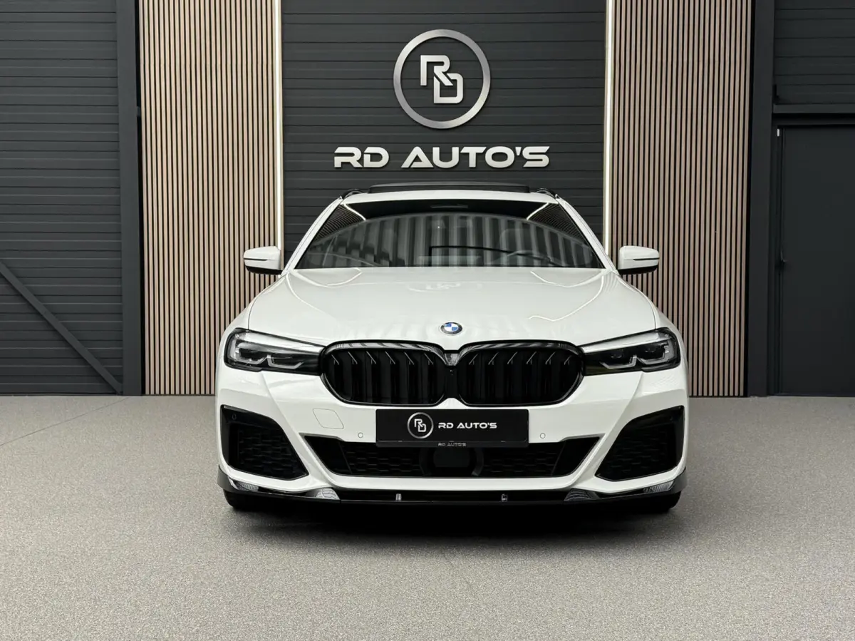 530i LCI M Sport/ Pano/ Camera/ HUD/ ACC/ Led/ Stuurverwarming