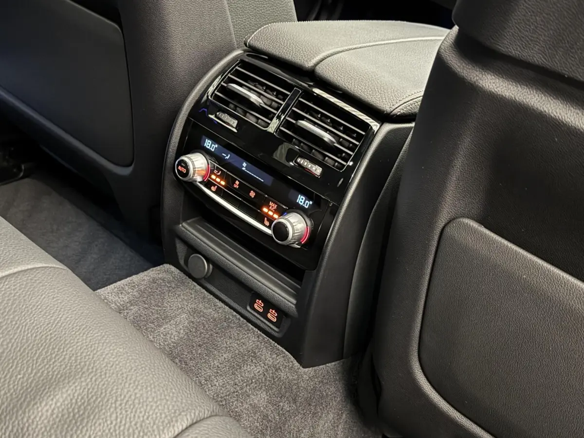 530i LCI M Sport/ Pano/ Camera/ HUD/ ACC/ Led/ Stuurverwarming
