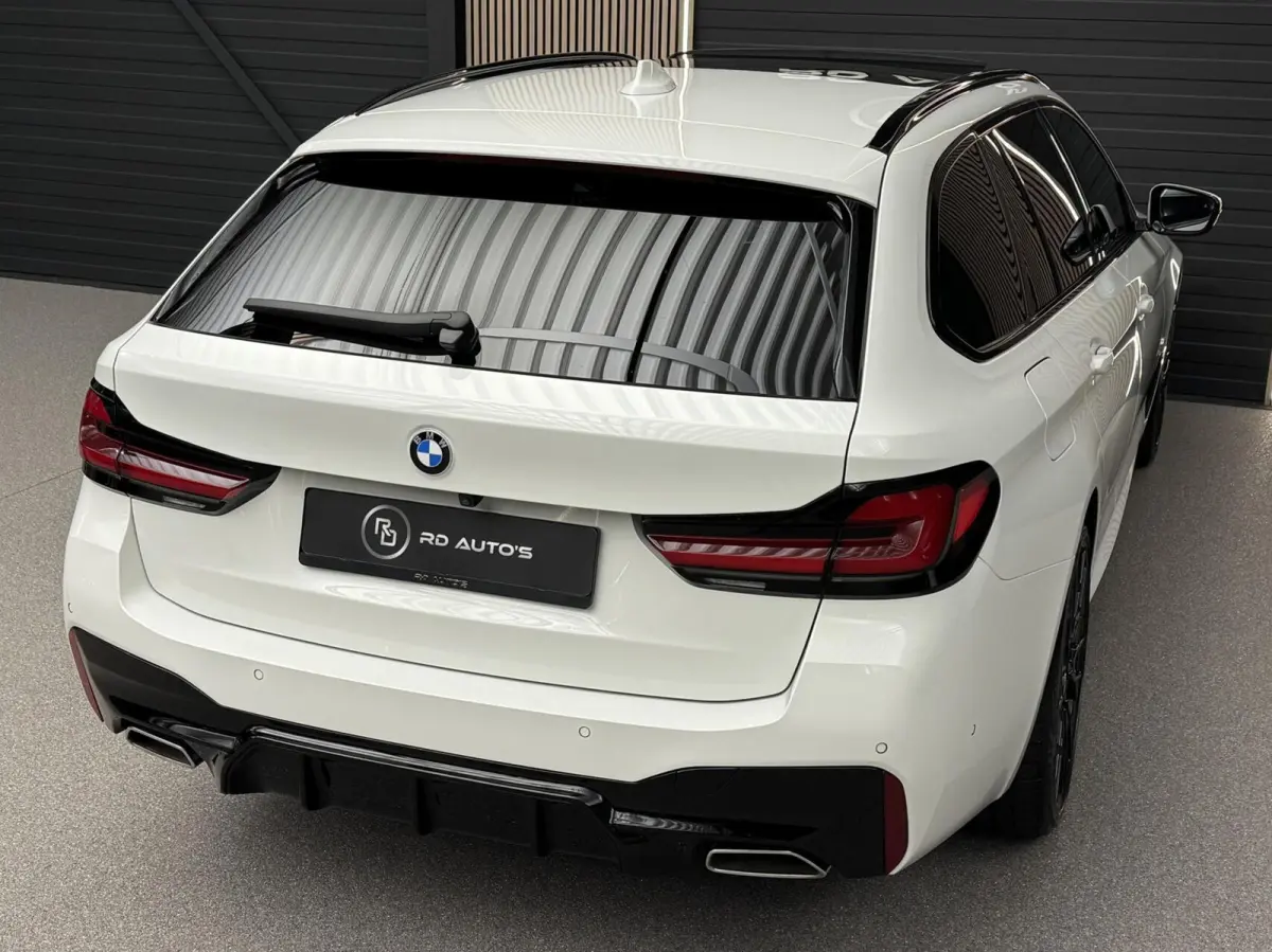 530i LCI M Sport/ Pano/ Camera/ HUD/ ACC/ Led/ Stuurverwarming