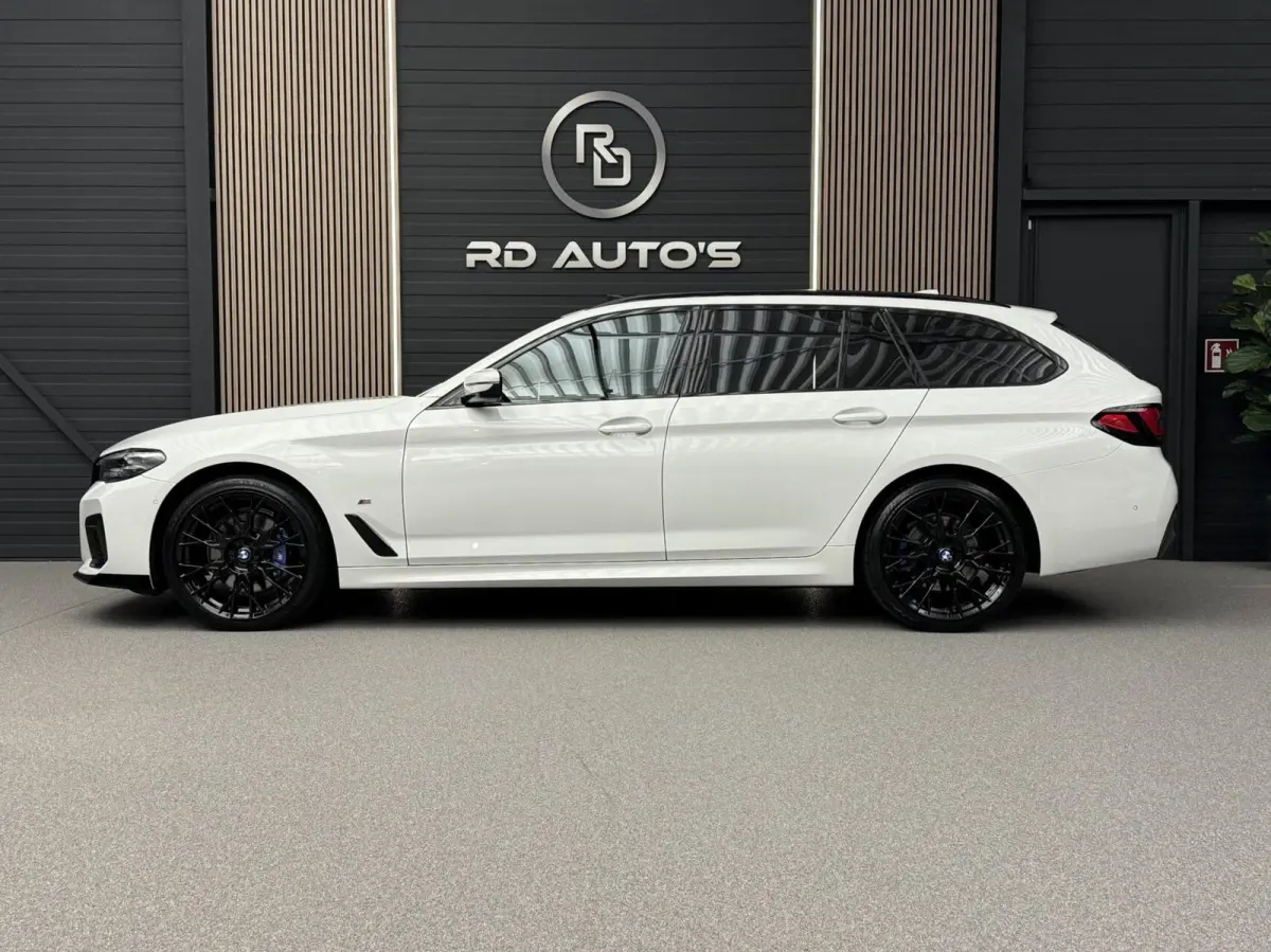 530i LCI M Sport/ Pano/ Camera/ HUD/ ACC/ Led/ Stuurverwarming