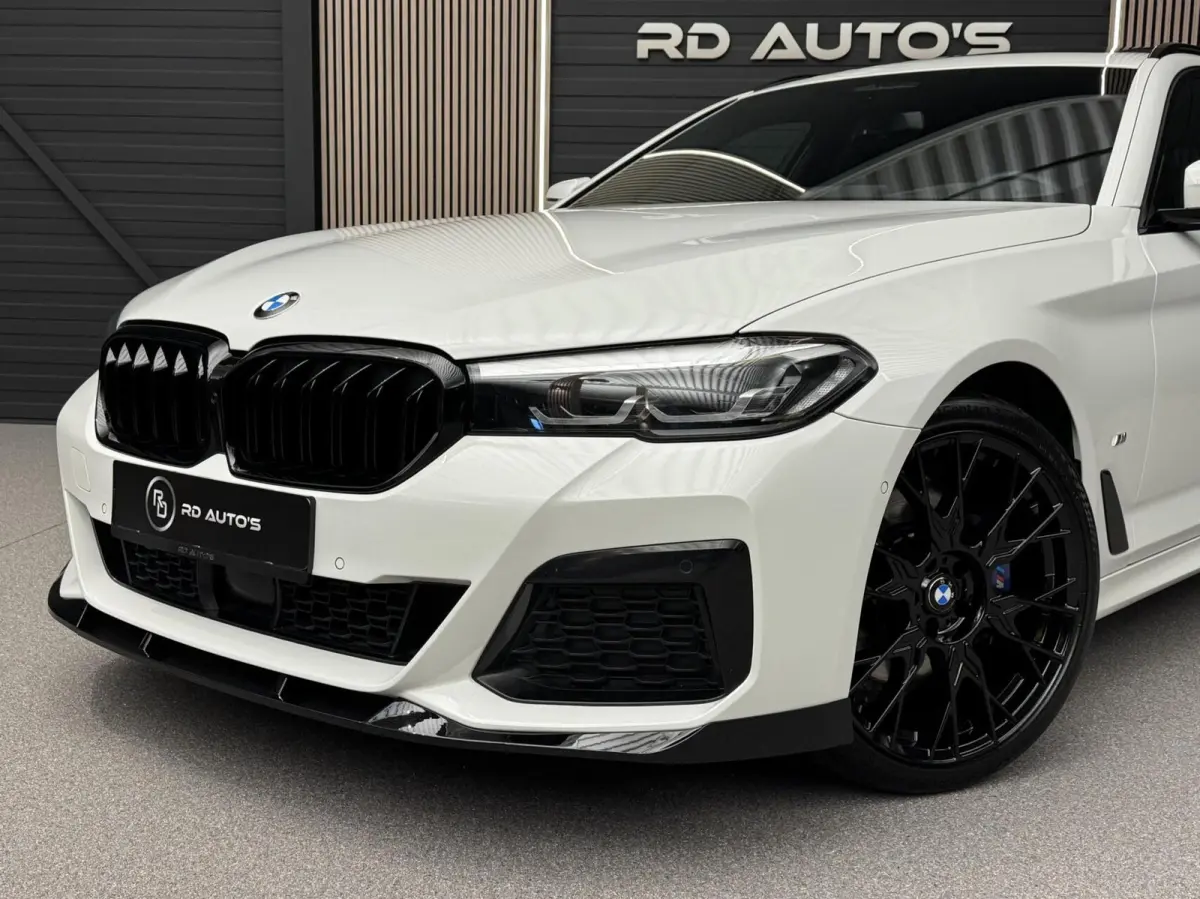 530i LCI M Sport/ Pano/ Camera/ HUD/ ACC/ Led/ Stuurverwarming