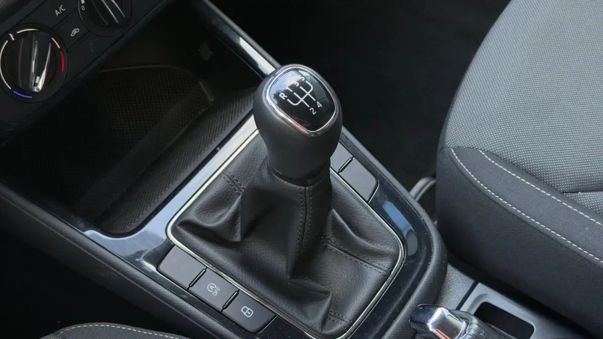 95pk 1.0 TSI Selection | Airco | Cruise Control | Keyless start | 15' | parkeersensor achter |