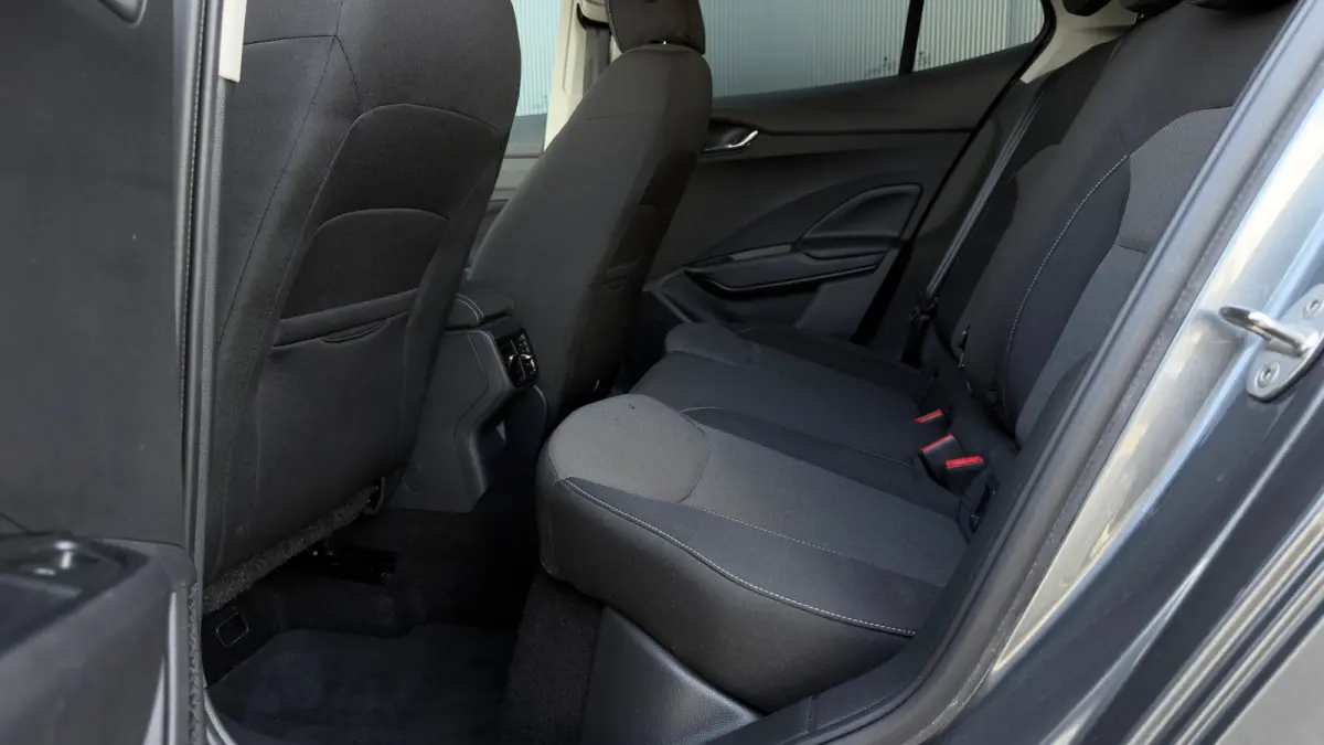 95pk 1.0 TSI Selection | Airco | Cruise Control | Keyless start | 15' | parkeersensor achter |