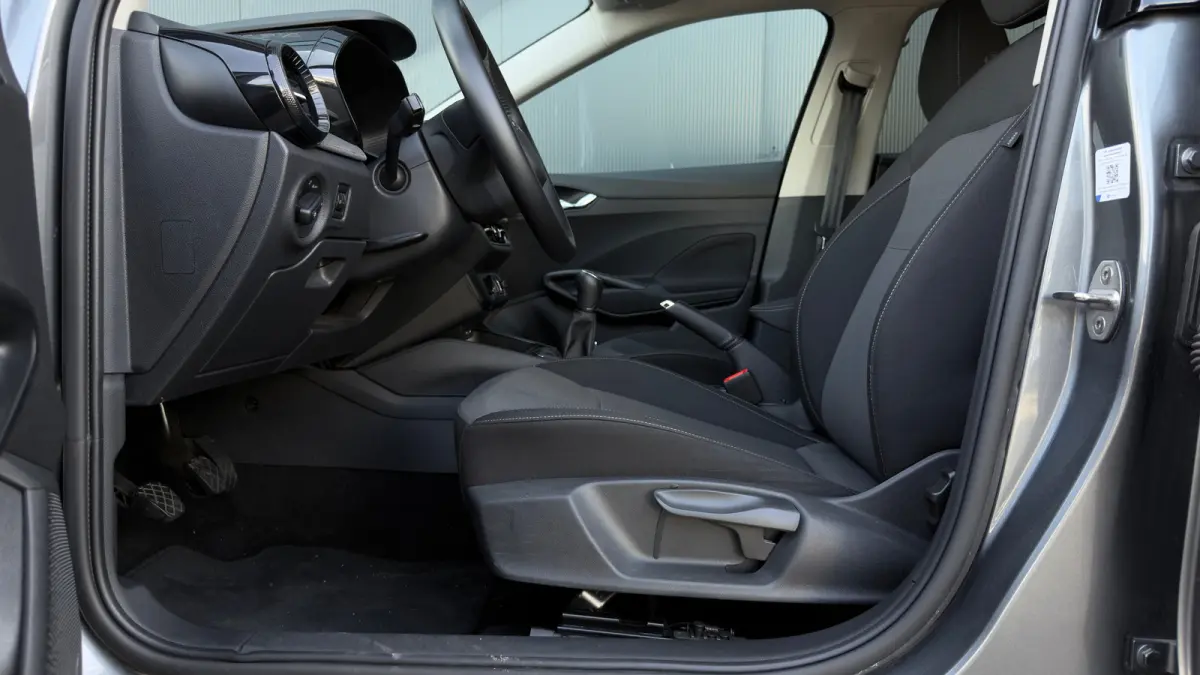 95pk 1.0 TSI Selection | Airco | Cruise Control | Keyless start | 15' | parkeersensor achter |
