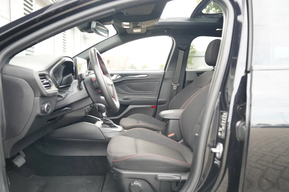 1.0 EcoBoost Hybrid ST Line X AUT Pano Trek Navi Led Pdc