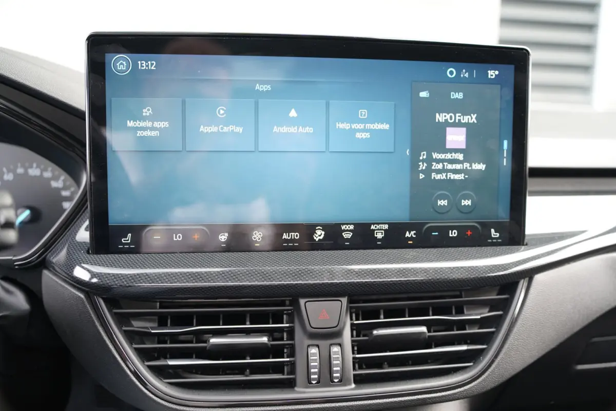 1.0 EcoBoost Hybrid ST Line X AUT Pano Trek Navi Led Pdc