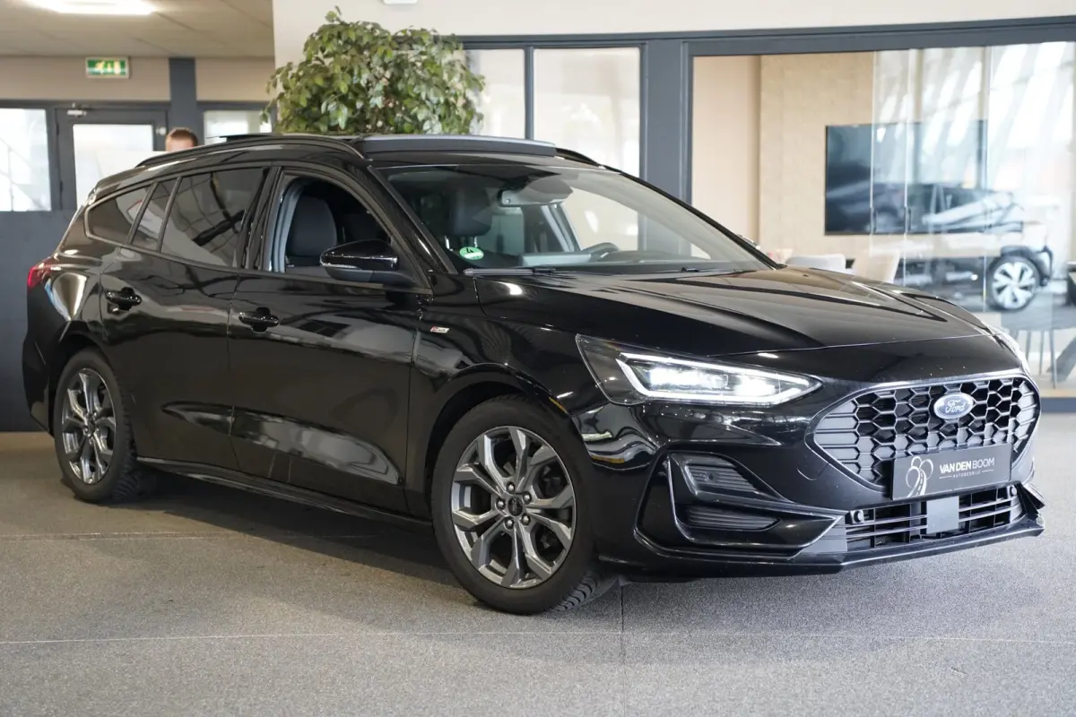 1.0 EcoBoost Hybrid ST Line X AUT Pano Trek Navi Led Pdc