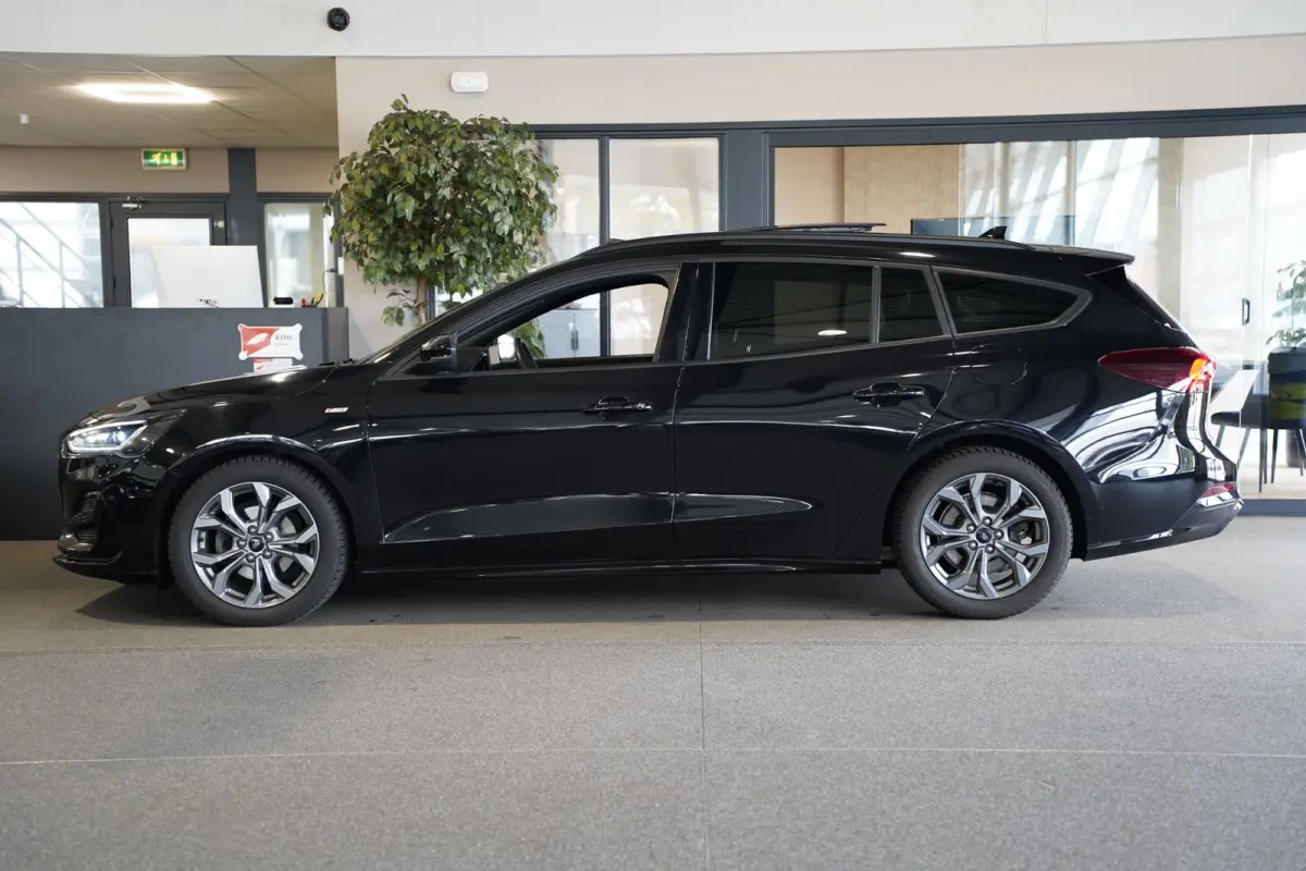 1.0 EcoBoost Hybrid ST Line X AUT Pano Trek Navi Led Pdc