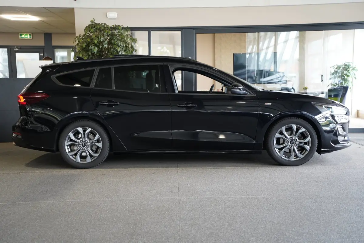 1.0 EcoBoost Hybrid ST Line X AUT Pano Trek Navi Led Pdc
