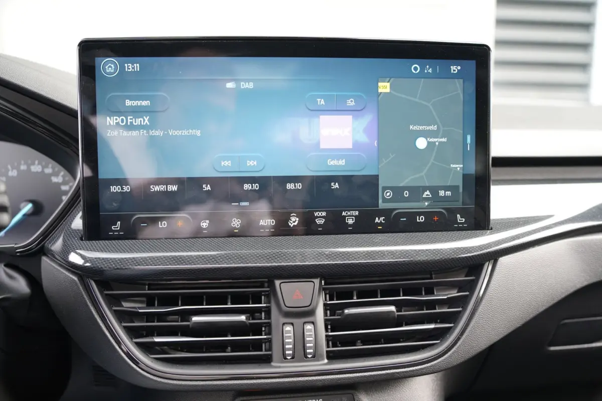1.0 EcoBoost Hybrid ST Line X AUT Pano Trek Navi Led Pdc