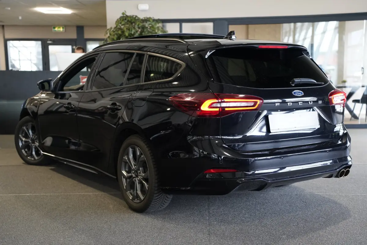 1.0 EcoBoost Hybrid ST Line X AUT Pano Trek Navi Led Pdc