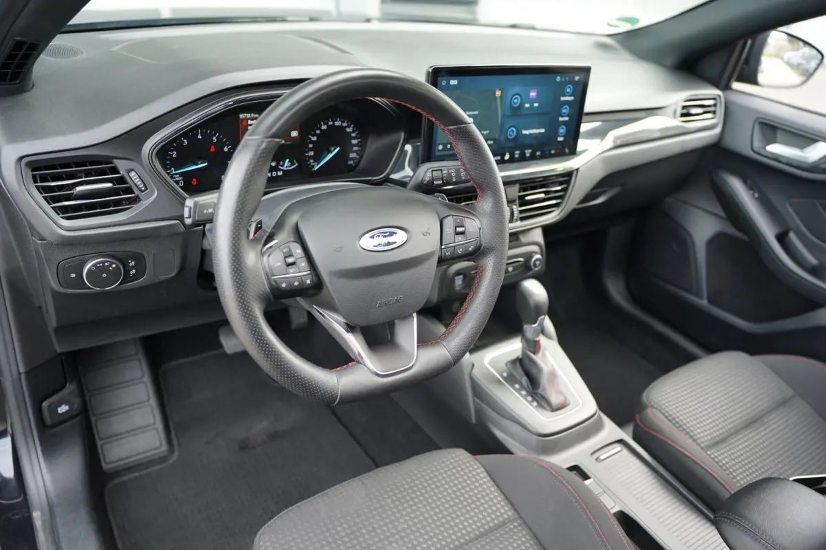 1.0 EcoBoost Hybrid ST Line X AUT Pano Trek Navi Led Pdc