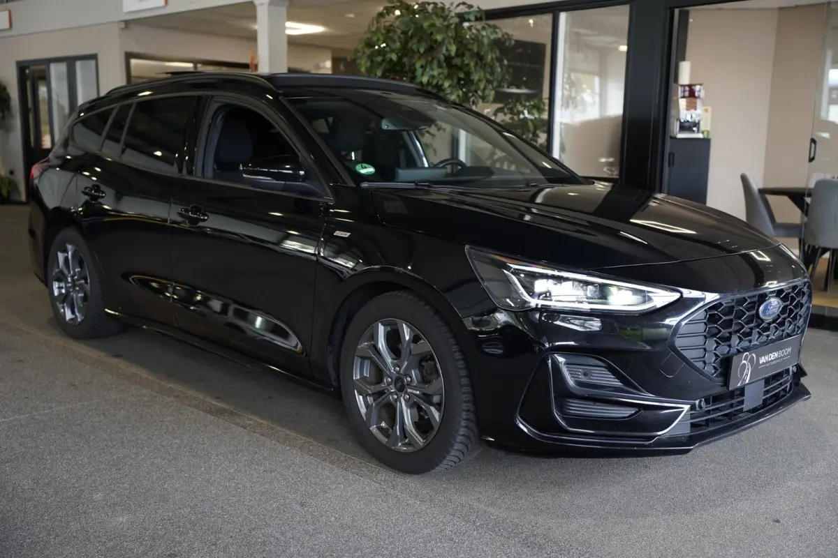 1.0 EcoBoost Hybrid ST Line X AUT Pano Trek Navi Led Pdc