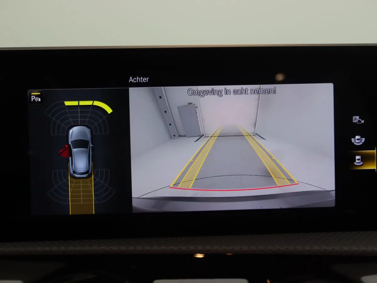 180 Business Solution AMG | Panoramadak | Stoelverwarming | Camera | Navigatie |