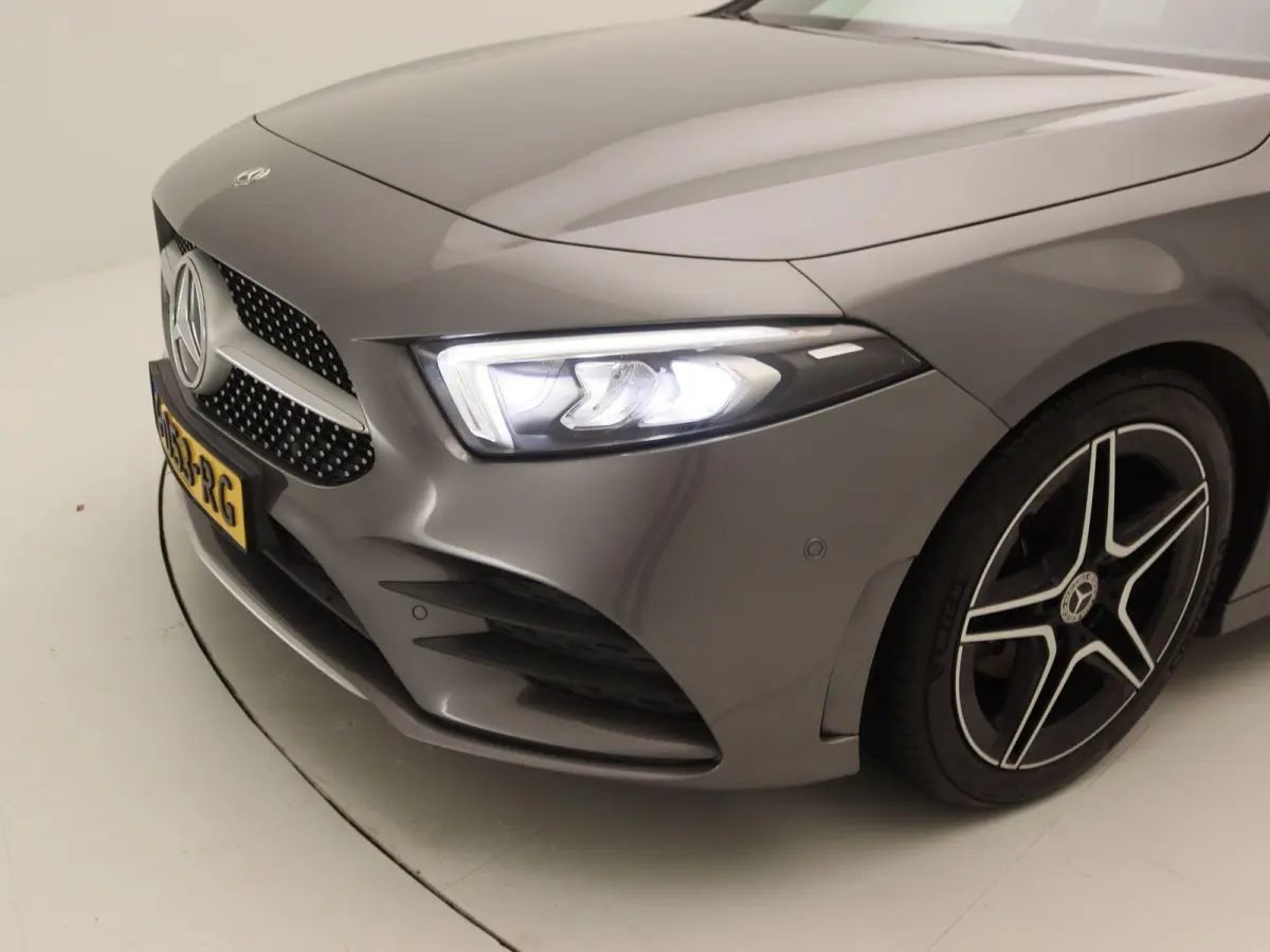 180 Business Solution AMG | Panoramadak | Stoelverwarming | Camera | Navigatie |