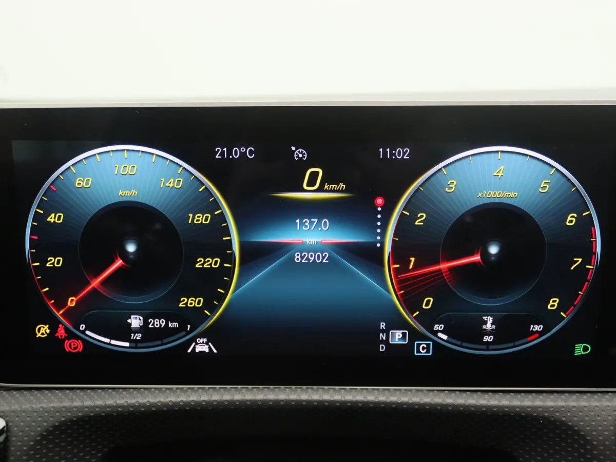 180 Business Solution AMG | Panoramadak | Stoelverwarming | Camera | Navigatie |