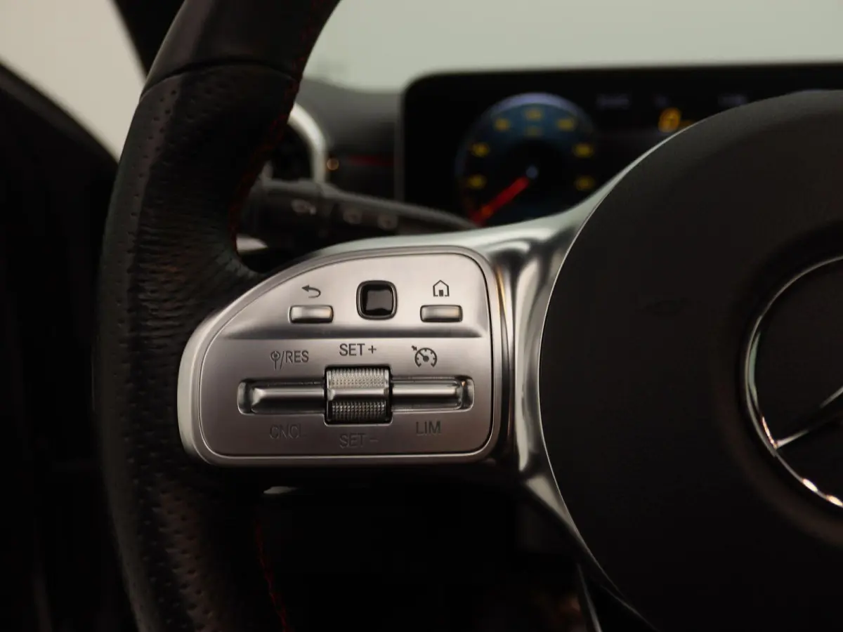 180 Business Solution AMG | Panoramadak | Stoelverwarming | Camera | Navigatie |