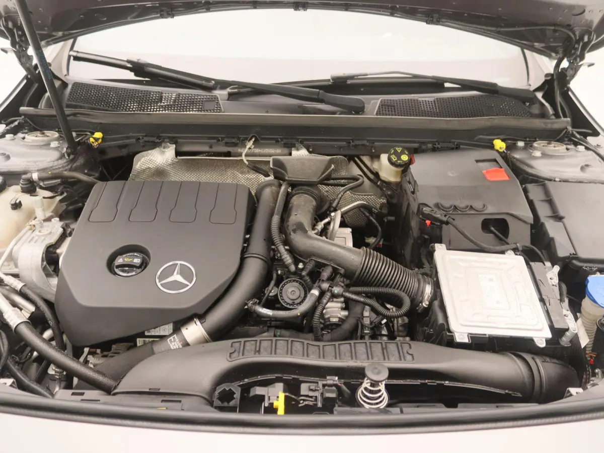 180 Business Solution AMG | Panoramadak | Stoelverwarming | Camera | Navigatie |