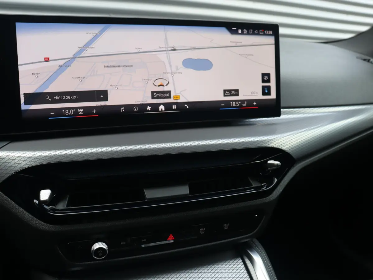 eDrive40 | M Sportpakket Pro | Comfort Access | Getint Glas | Hi-Fi | Adaptive Cruise Control | Laserlight | Stuurwiel Verwarmd | SoH 100% | 19'' LMV