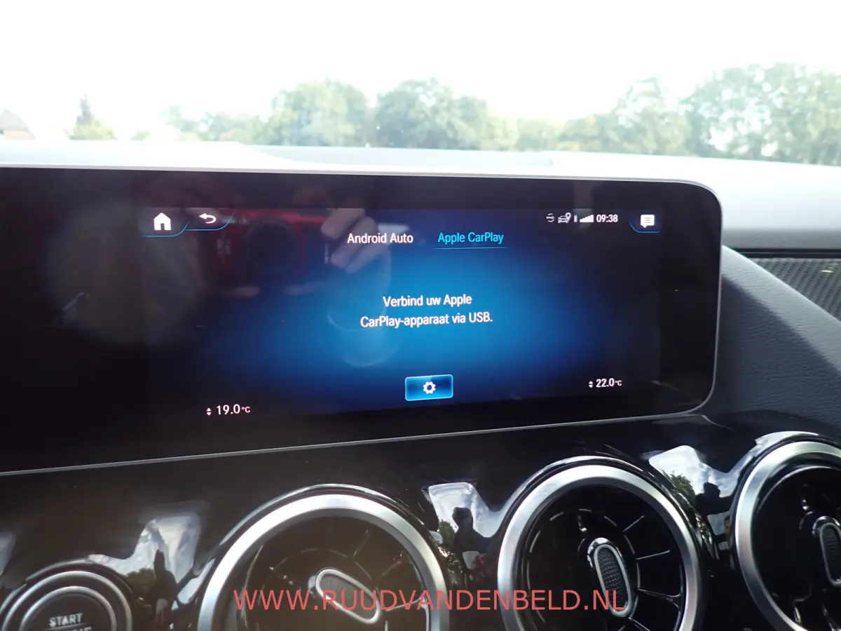 180 AMG-LINE / CAMERA / CARPLAY / TREKHAAK / SCHUIF-KANTEL