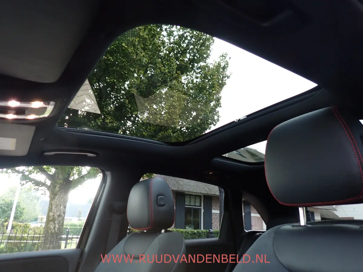 180 AMG-LINE / CAMERA / CARPLAY / TREKHAAK / SCHUIF-KANTEL