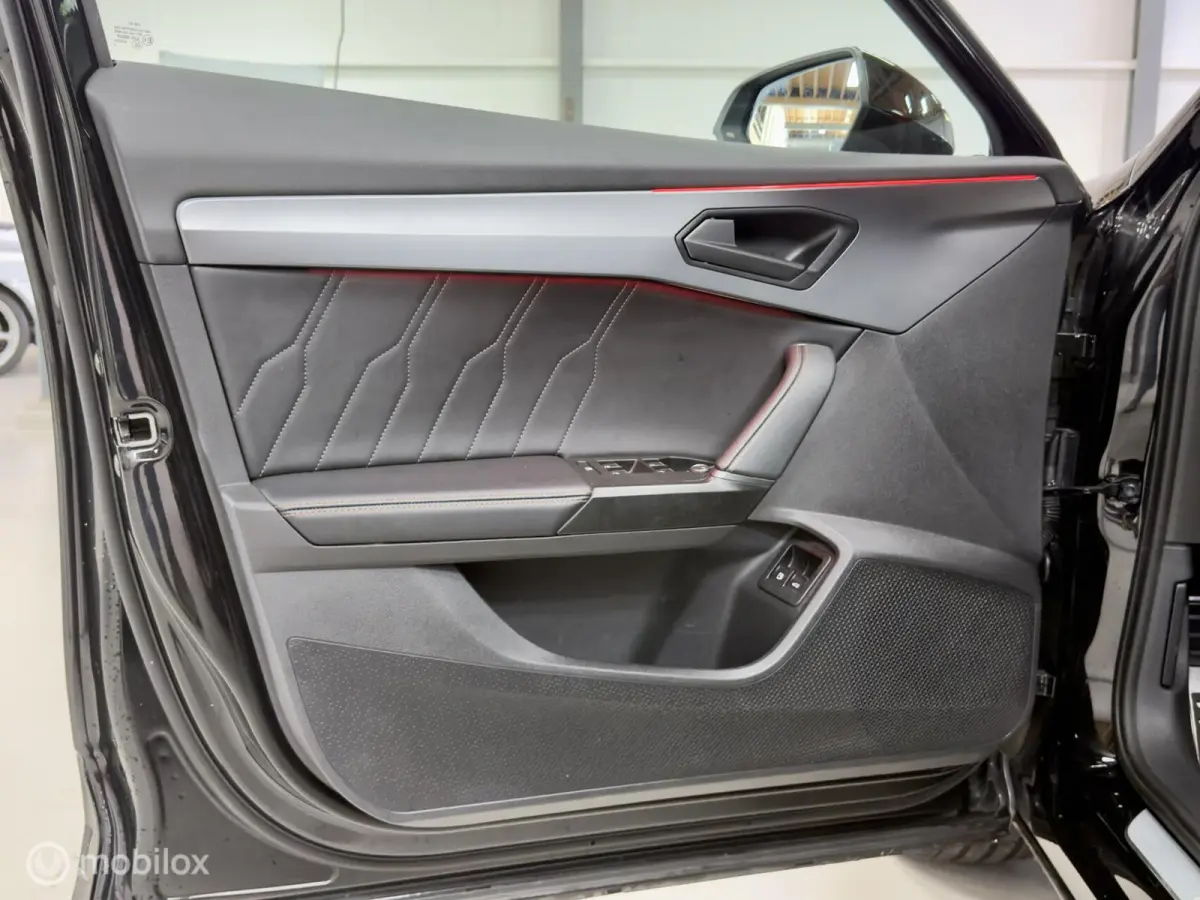 1.4 e-Hybrid VZ Copper Edition | Pano | 360 | Trekhaak | Dodehoek | Leer | Stuur- & Stoelverwarming | Sfeer | 19" | ACC | Memory | Travel Assist | SOH 95% | 245PK