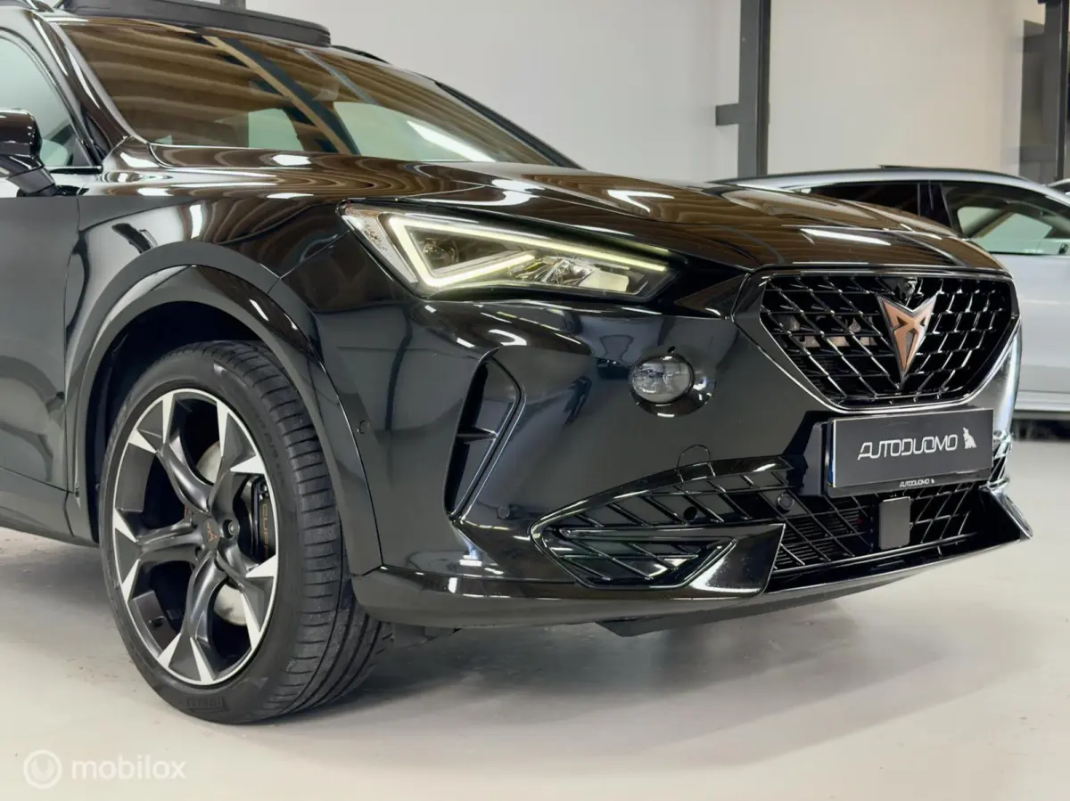 1.4 e-Hybrid VZ Copper Edition | Pano | 360 | Trekhaak | Dodehoek | Leer | Stuur- & Stoelverwarming | Sfeer | 19" | ACC | Memory | Travel Assist | SOH 95% | 245PK