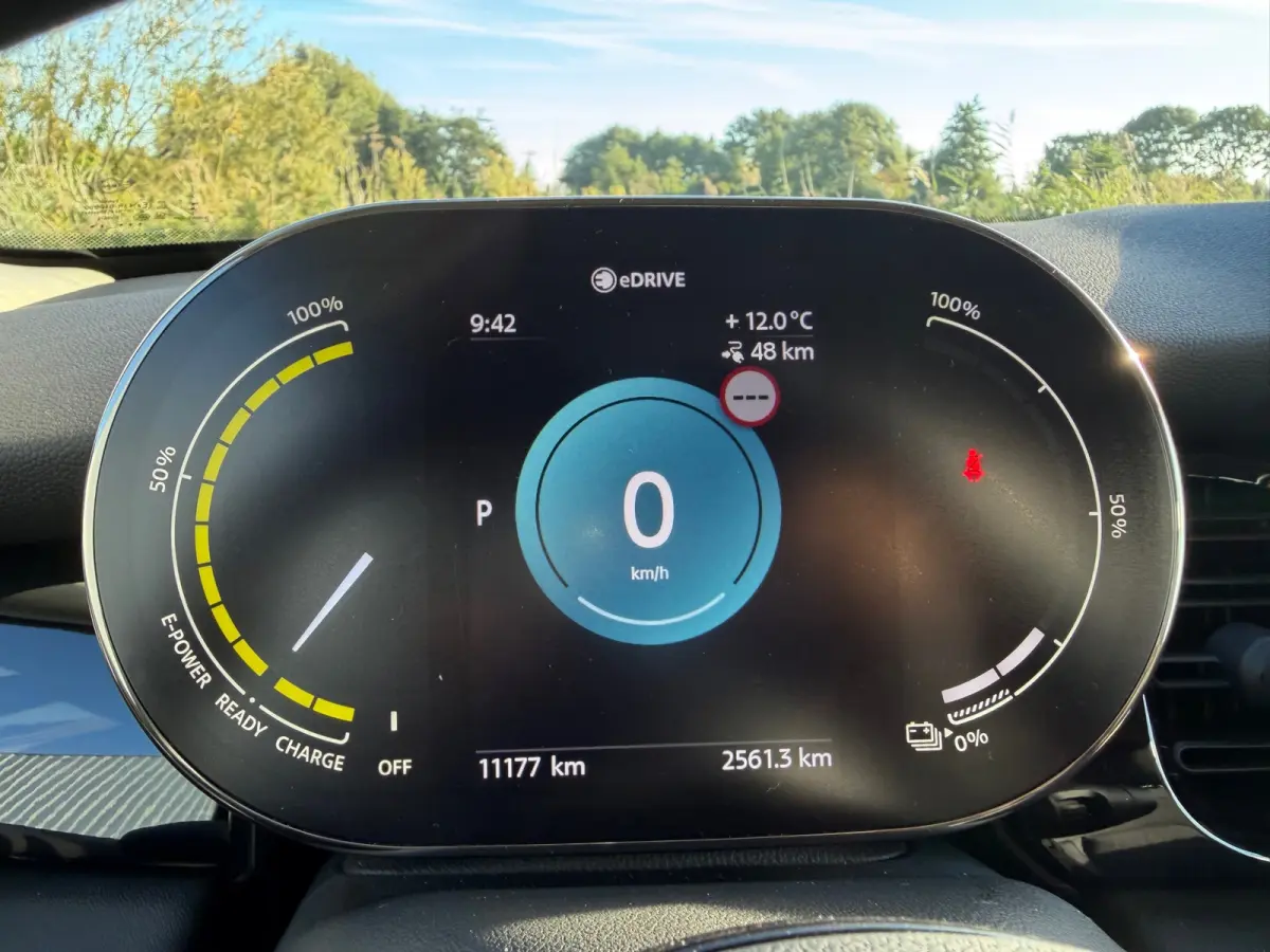 Classic Trim SE 33 kWh - British Racing Green/Black Pearl - Carplay/Sport seats - Nwstaat