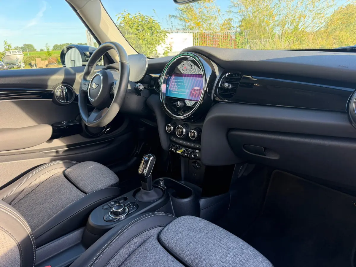 Classic Trim SE 33 kWh - British Racing Green/Black Pearl - Carplay/Sport seats - Nwstaat