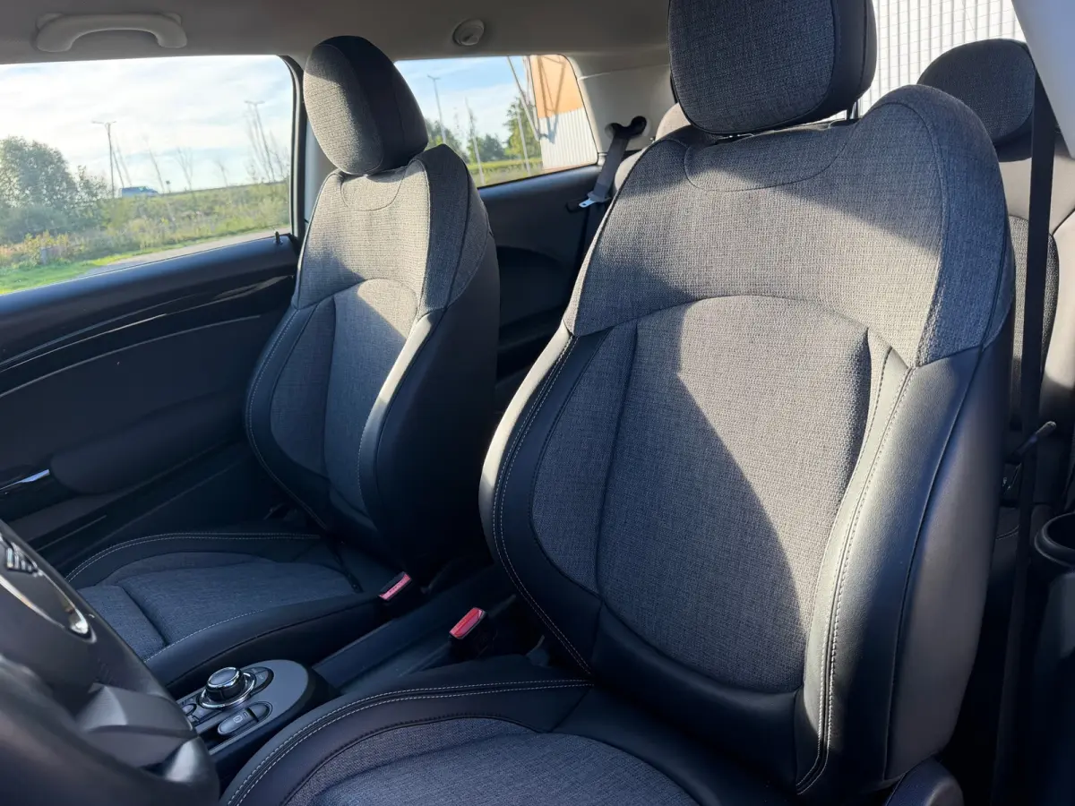 Classic Trim SE 33 kWh - British Racing Green/Black Pearl - Carplay/Sport seats - Nwstaat