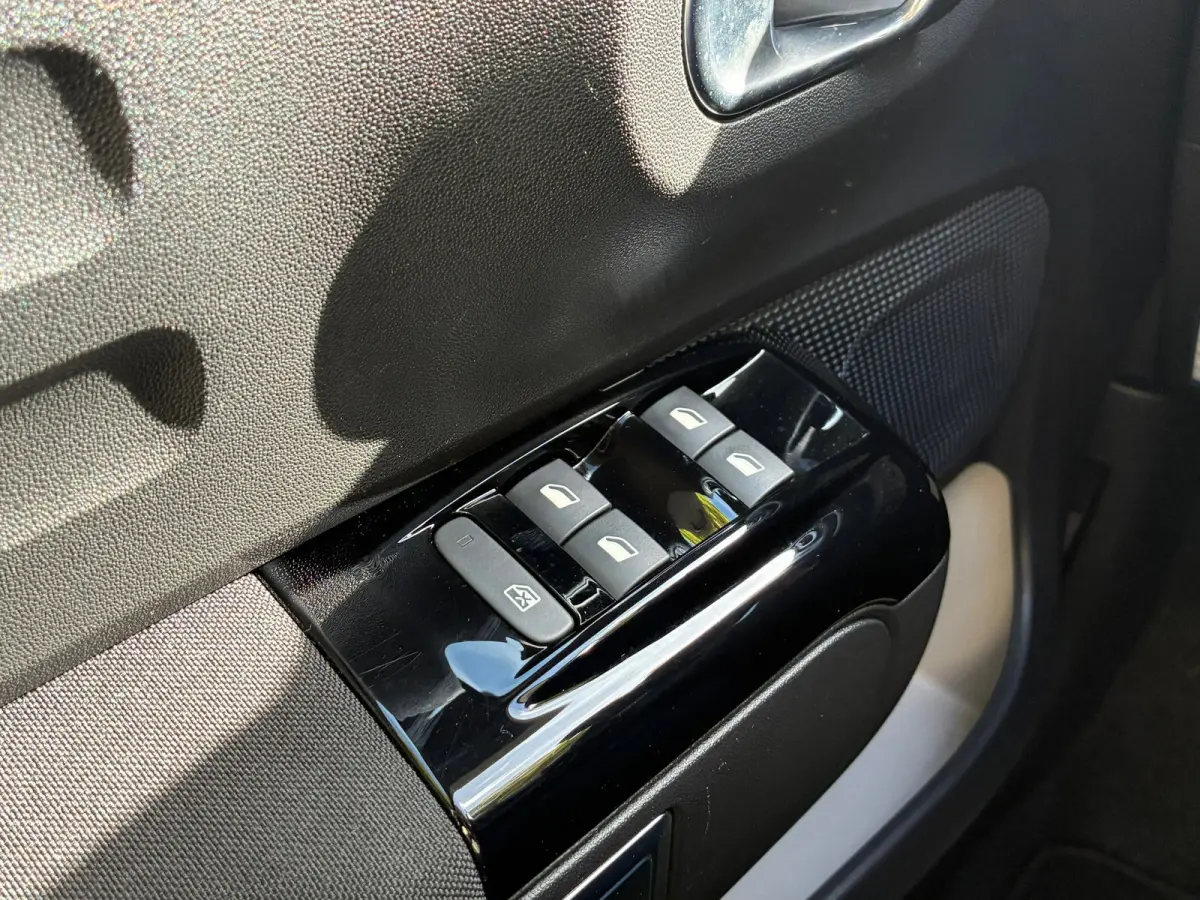 1.2 PureTech S&S Shine | Camera + Cruise + Carplay Nu €6.975,-!!!