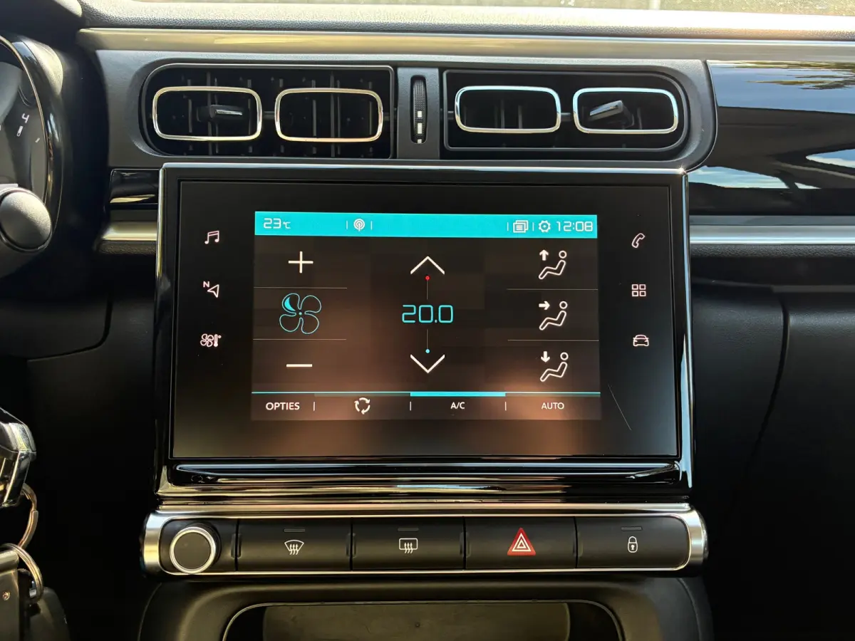 1.2 PureTech S&S Shine | Camera + Cruise + Carplay Nu €6.975,-!!!