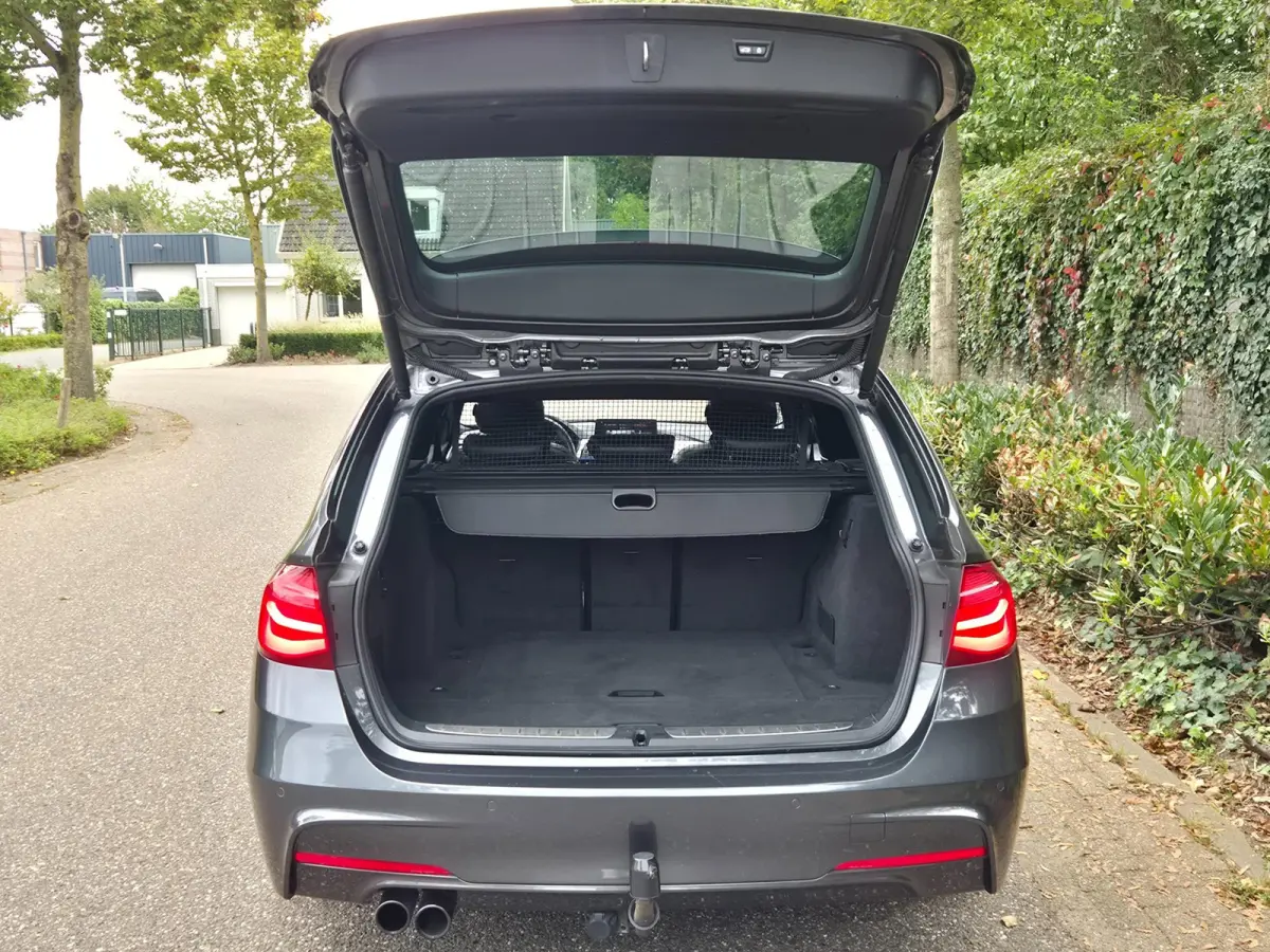 320i Edition M Sport Shadow Executive Volle optielijst Pano M Remmen Trekhaak