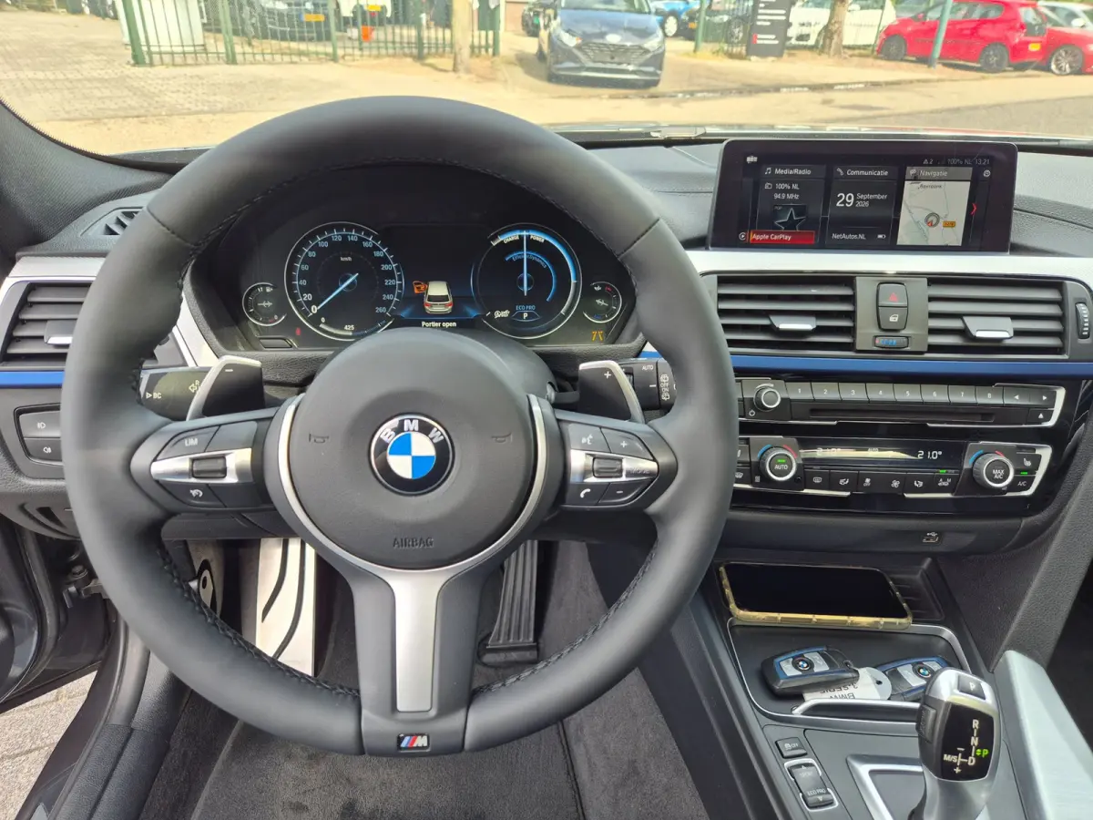 320i Edition M Sport Shadow Executive Volle optielijst Pano M Remmen Trekhaak