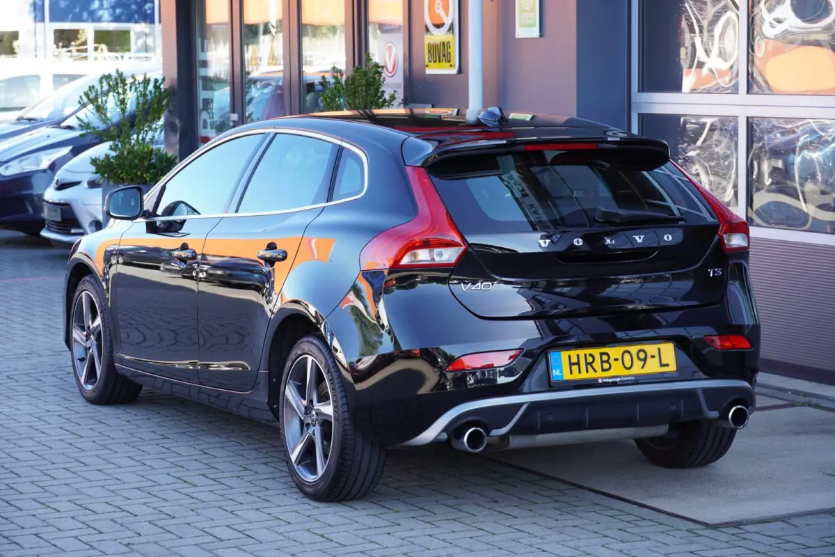 2.0 T3 152PK R-Design Clima/Cruise/PDC/LM