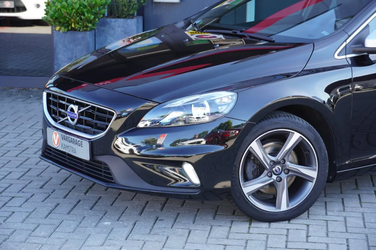 2.0 T3 152PK R-Design Clima/Cruise/PDC/LM