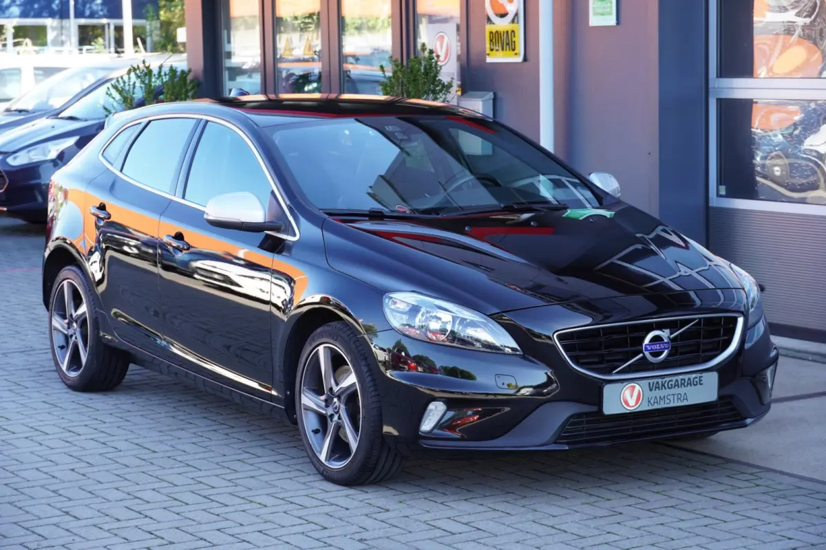 2.0 T3 152PK R-Design Clima/Cruise/PDC/LM