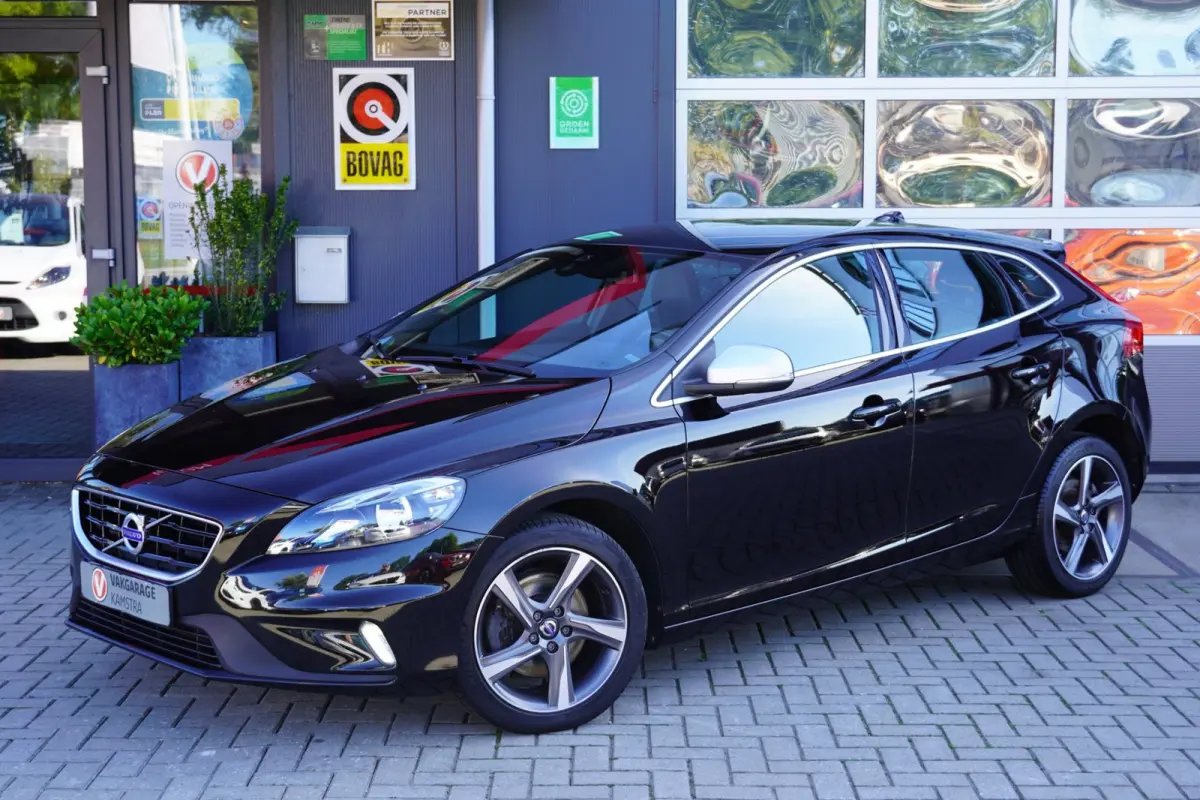 2.0 T3 152PK R-Design Clima/Cruise/PDC/LM