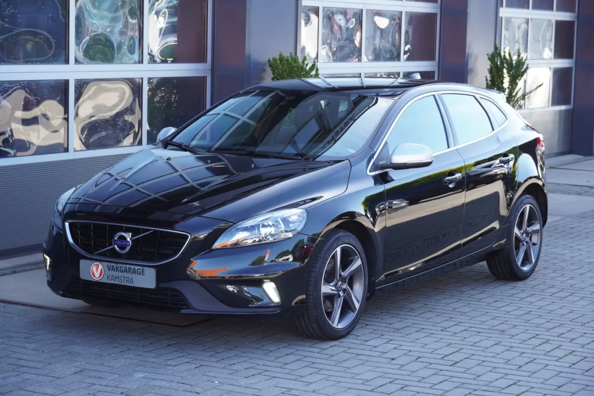 2.0 T3 152PK R-Design Clima/Cruise/PDC/LM