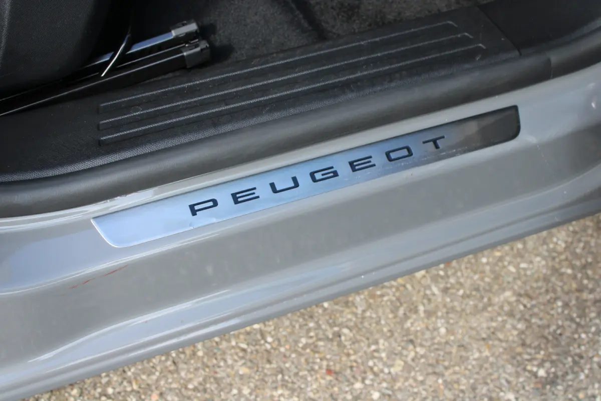 EV GT Avantage 54 kWh | Fase 3 laden | SOH 98% | Massage | Luxe stoelen | Warmtepomp | Navigatie | NL auto | 17.500km |