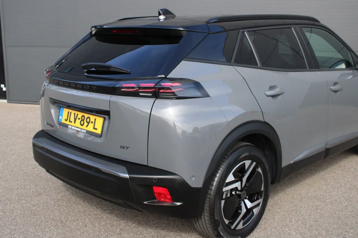 EV GT Avantage 54 kWh | Fase 3 laden | SOH 98% | Massage | Luxe stoelen | Warmtepomp | Navigatie | NL auto | 17.500km |