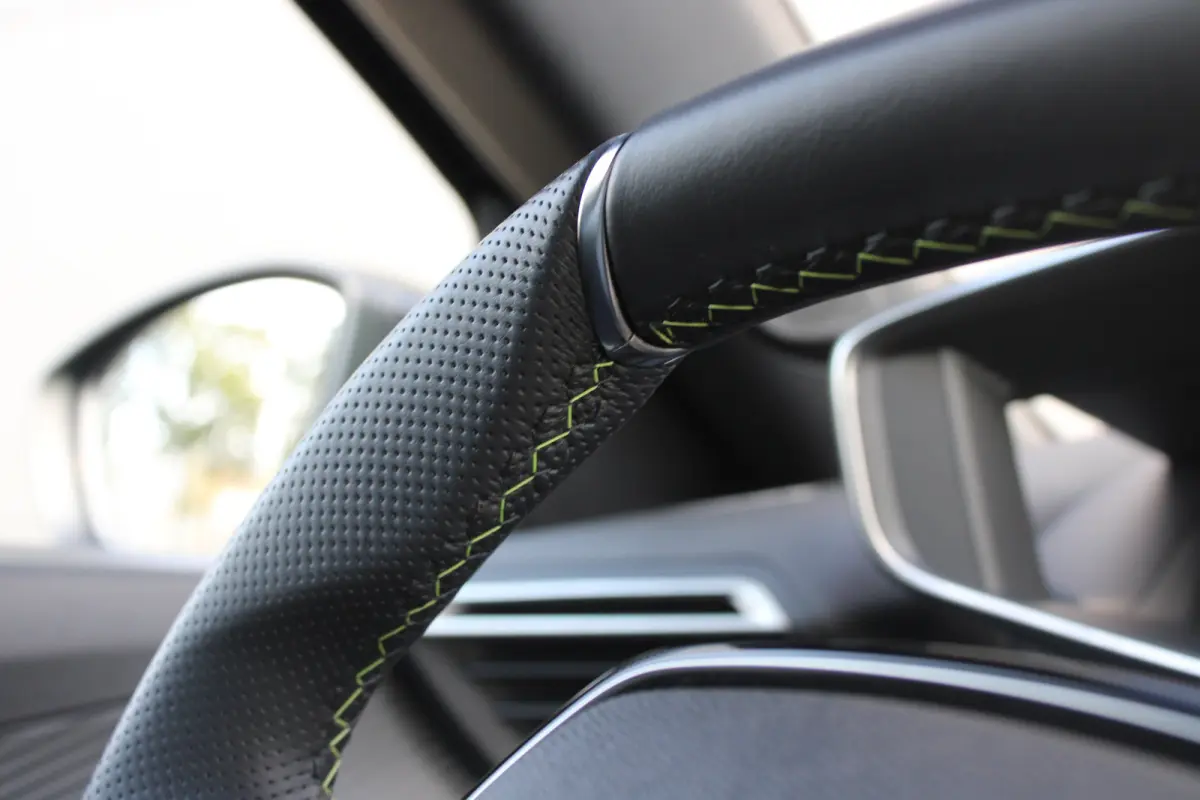 EV GT Avantage 54 kWh | Fase 3 laden | SOH 98% | Massage | Luxe stoelen | Warmtepomp | Navigatie | NL auto | 17.500km |