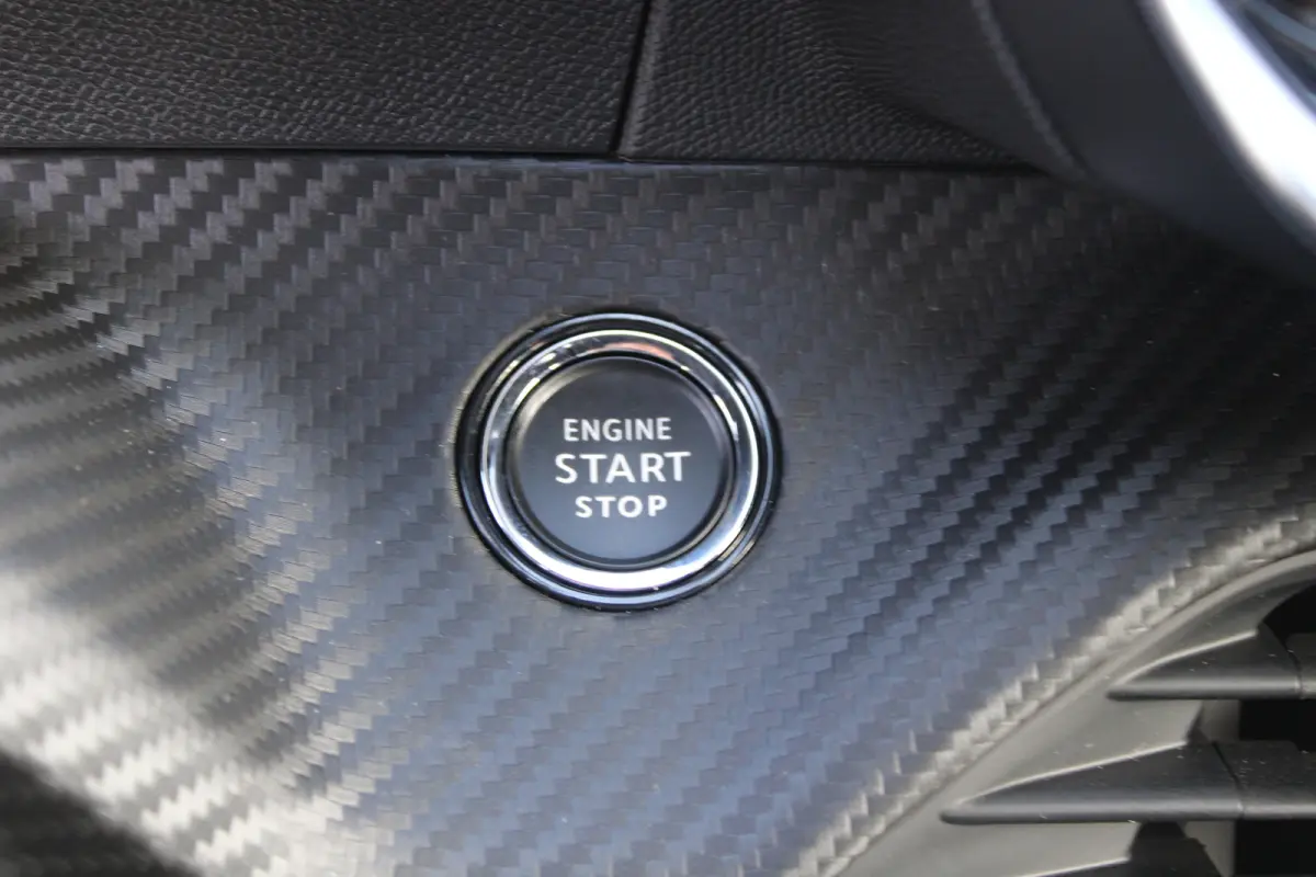 EV GT Avantage 54 kWh | Fase 3 laden | SOH 98% | Massage | Luxe stoelen | Warmtepomp | Navigatie | NL auto | 17.500km |